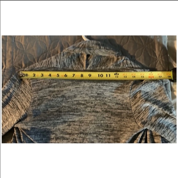 🧥🖤 Gray & White Drapey Sweater – Size L 🖤🧥 - Picture 8 of 11